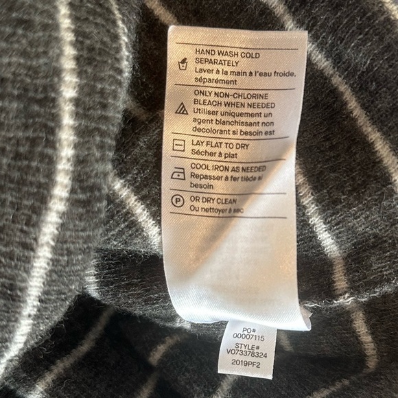 Vince 100% Wool Striped Crew Neck Fine Knit Lightweight Pullover Sweater Sz M - Picture 8 of 8